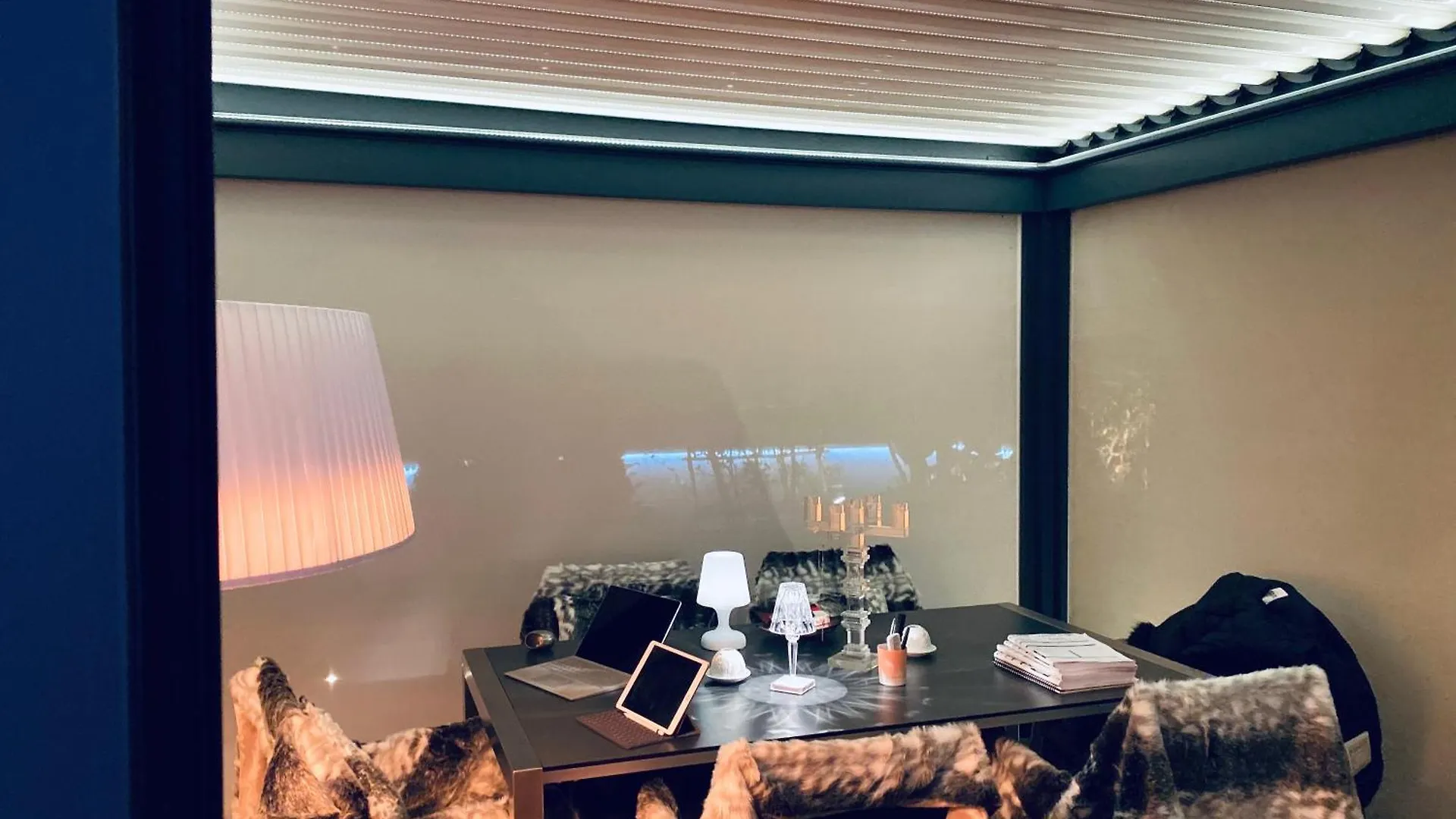 Beautiful Place With Breathtaking Private Rooftop Terrace 210M2 In City Of Love París 0*,  Francia