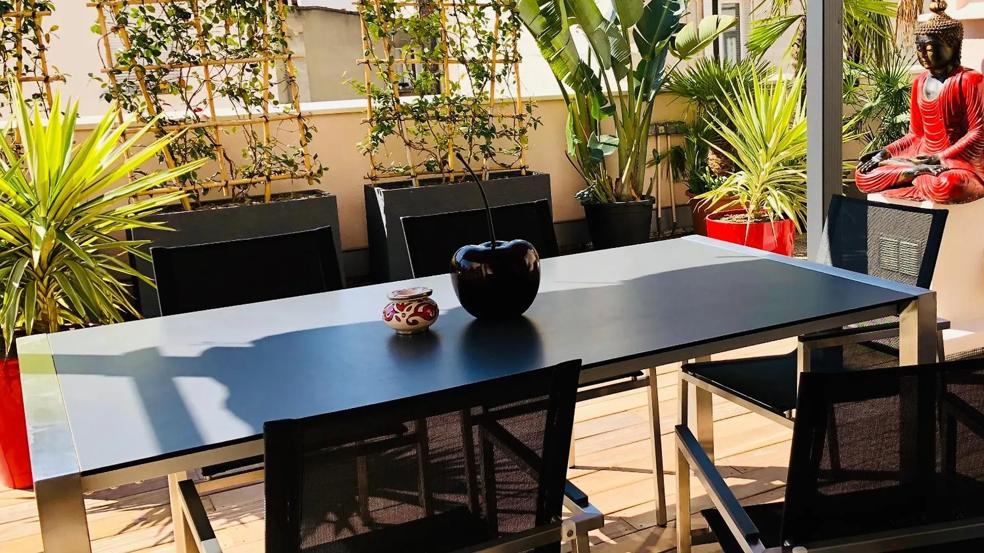 Beautiful Place With Breathtaking Private Rooftop Terrace 210M2 In City Of Love París Francia